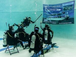Dive Instructor training underwater in Fort Lauderdale